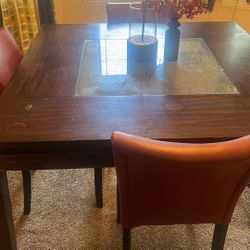 Dining Table With 4 Chairs.