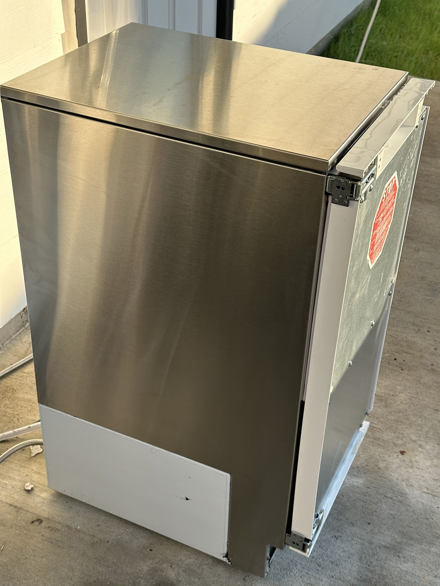 Scotsman SCCG30MA1SU 15 Undercounter Icemaker With 26 Ice, 53 OFF
