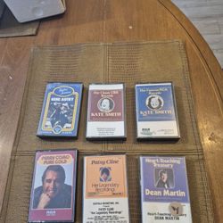 6 Vintage cassette tapes