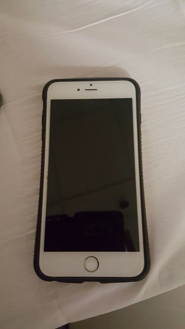 Needs apple unlock code