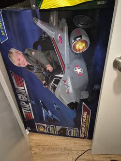 Top gun jet plane
