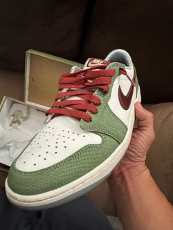 USED - Jordan 1 low year of the dragon - Mens 10