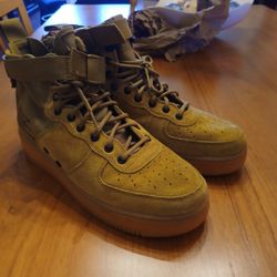 Nike AF1 Desert Moss Mid Size 9.5
