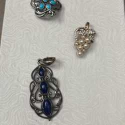 Pendants 