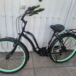 Schwinn Fairhaven Beachcruiser, Excellent Condition, Bell & Backpack Rack