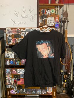 Men’s black t shirt
