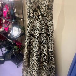 Stunning Elegant Prom Dress Black with Gold/Champagne Embroidered Metallic Lace 