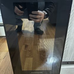 Frigidaire LFWC08T5LB 10-in W Black Wine Cooler Frigidaire LFWC08T5LB Wine-Chillers - View #2 Frig