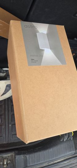 Wall mount light