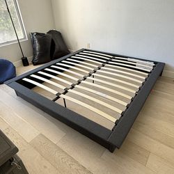 FREE KING SIZE BED FRAME/platform