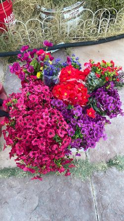 New 85 bunch of silk flowers
