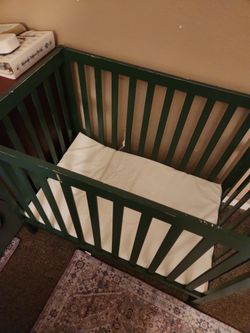 Mini crib