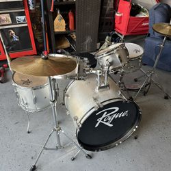 Kids Rogue 5-piece Drum Set