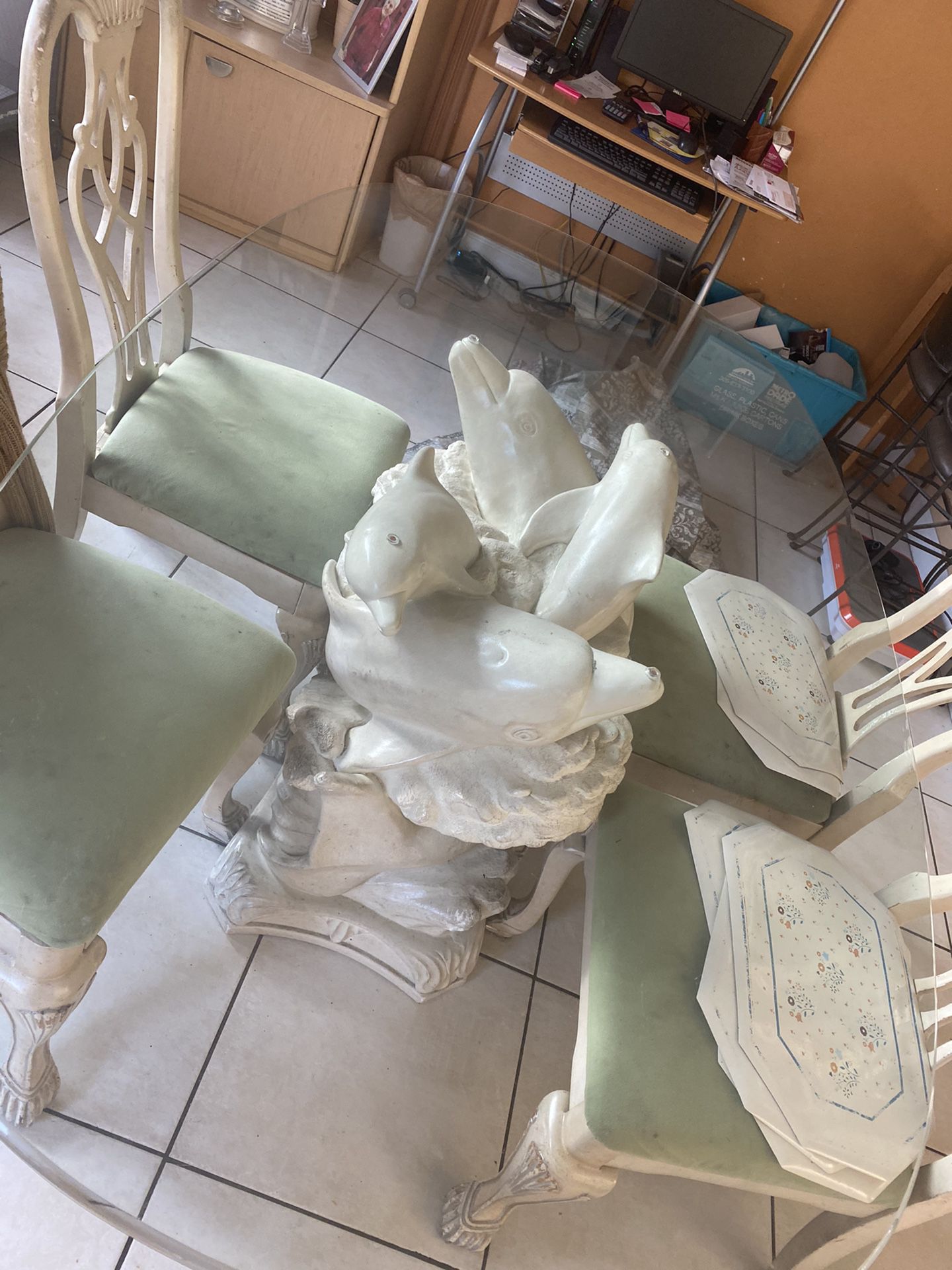 Dinning room table with 6 chairs FREE