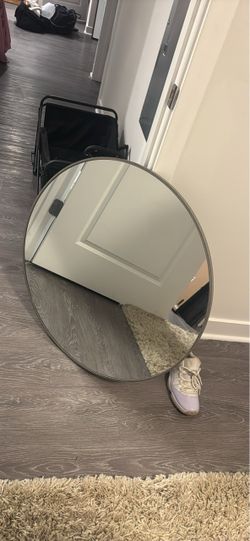 Circular wall mirror