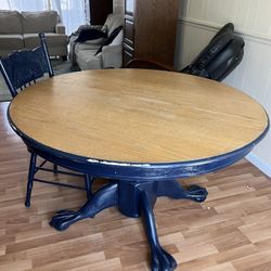 Dining Table And 3 Chairs 