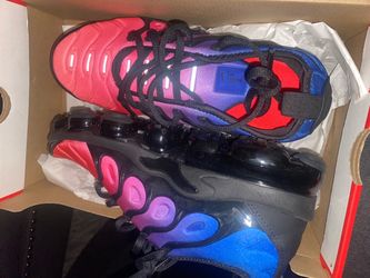 BRAND NEW NIKE  Air VaporMax Plus women 8.5