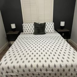 Tempur-Pedic Queen Size Bed 