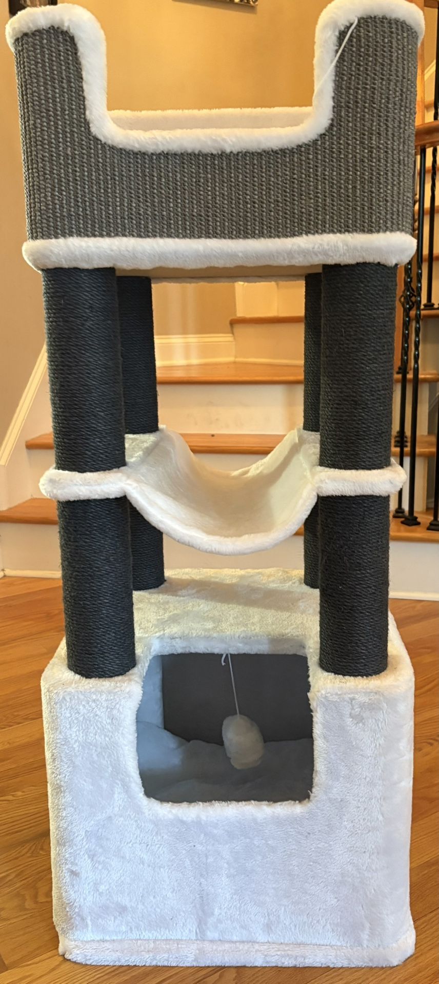 TRIXIE Lucano XXL 43-in Cat Tower/Tree with Plush Condo