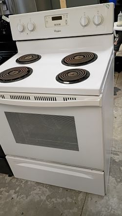 Whirlpool electric coil stove with warranty delivery available fee depends on address 🏠🚛🛣️