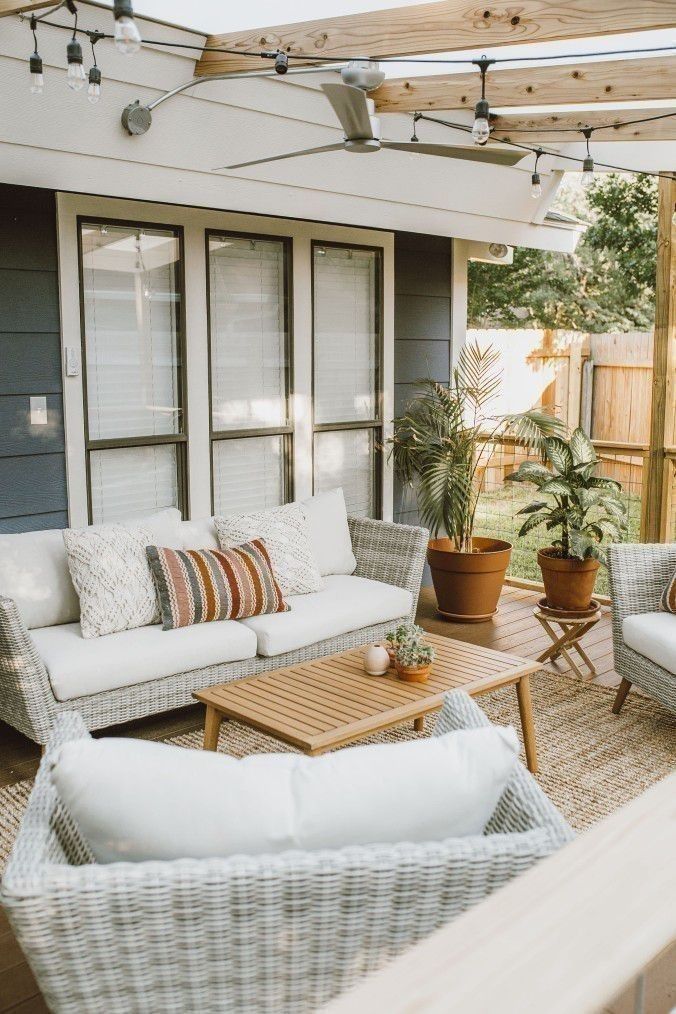 *BRAND NEW* HIGH-QUALITY WICKER & 100% Certified Solid Wood Sofa | Ideal For Outdoor