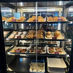 Commercial Bakery Display Case – BAK-619 – Black – Café Used