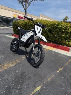 ⚡ VIPCOO H2 Electric Dirt Bike – Like New! ⚡Looking for the ultimate off-road thrill? This VIPCOO H2 Electric Dirt Bike delivers massive power, instan