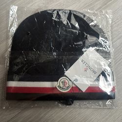 Moncler beanie brand new