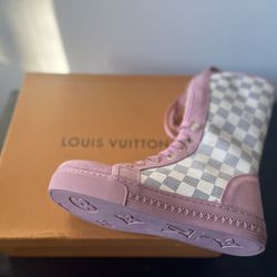 Pink Louisville Vuitton Boots (With Fur Inside)