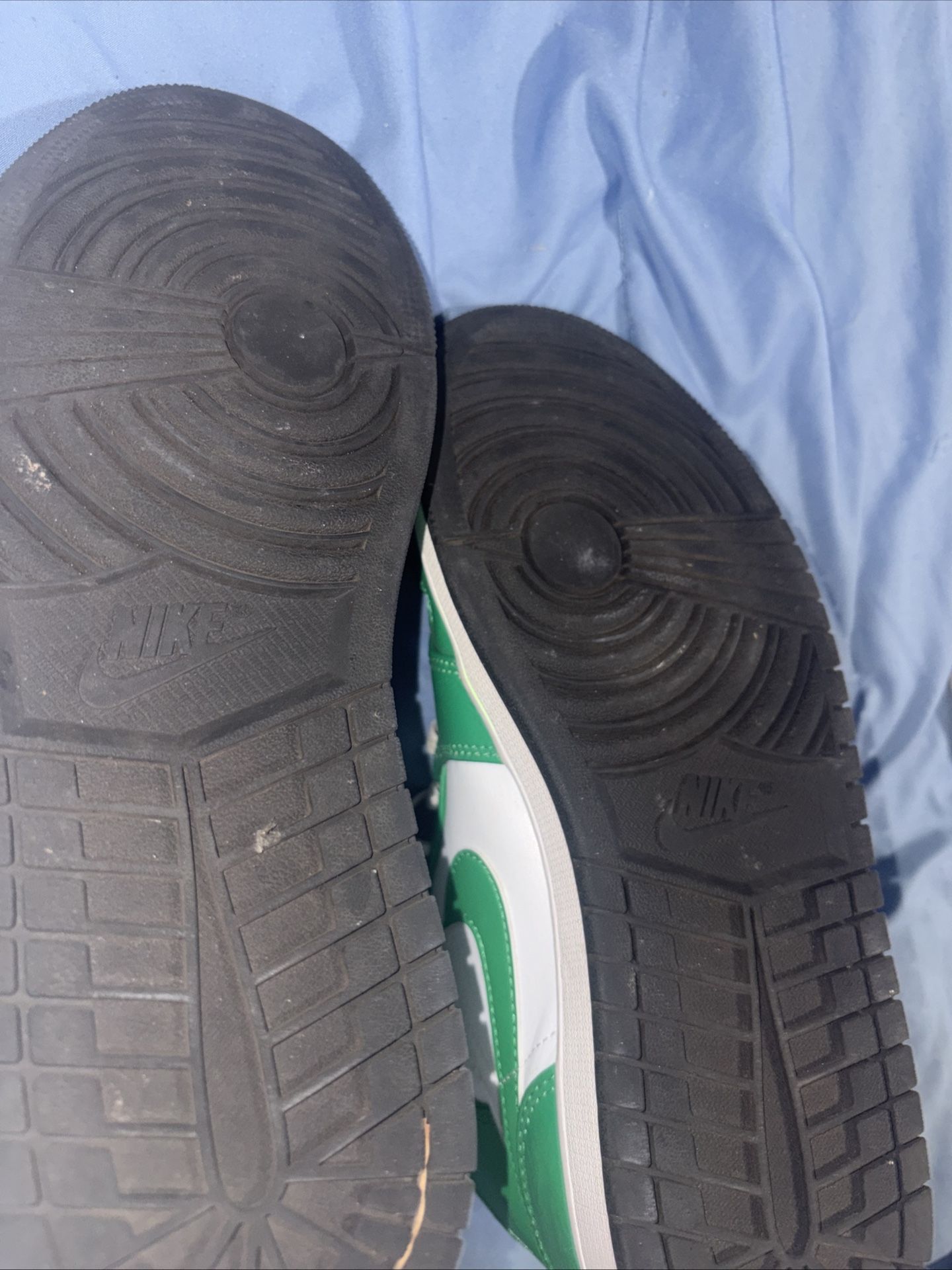 jordan 1 mid lucky green size 9