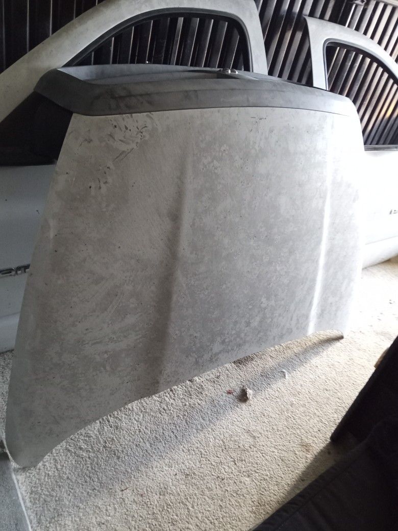 2006 Dodge Ram 2500 Hood