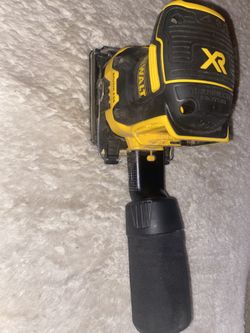 DeWalt Sander 20 Volt 