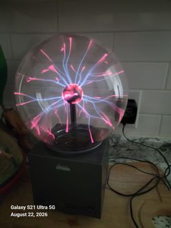 Eye of the Storm Plasma Ball Lamp