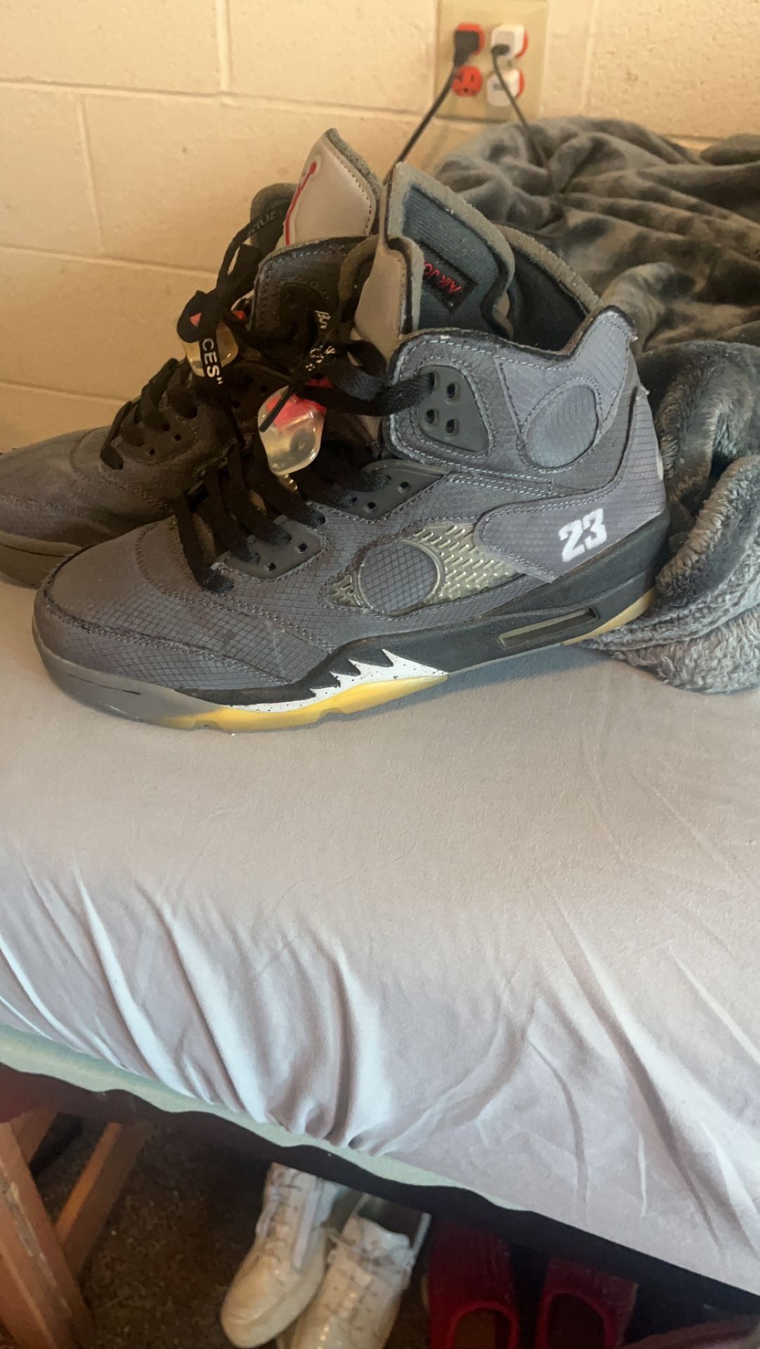 used off white 5’s