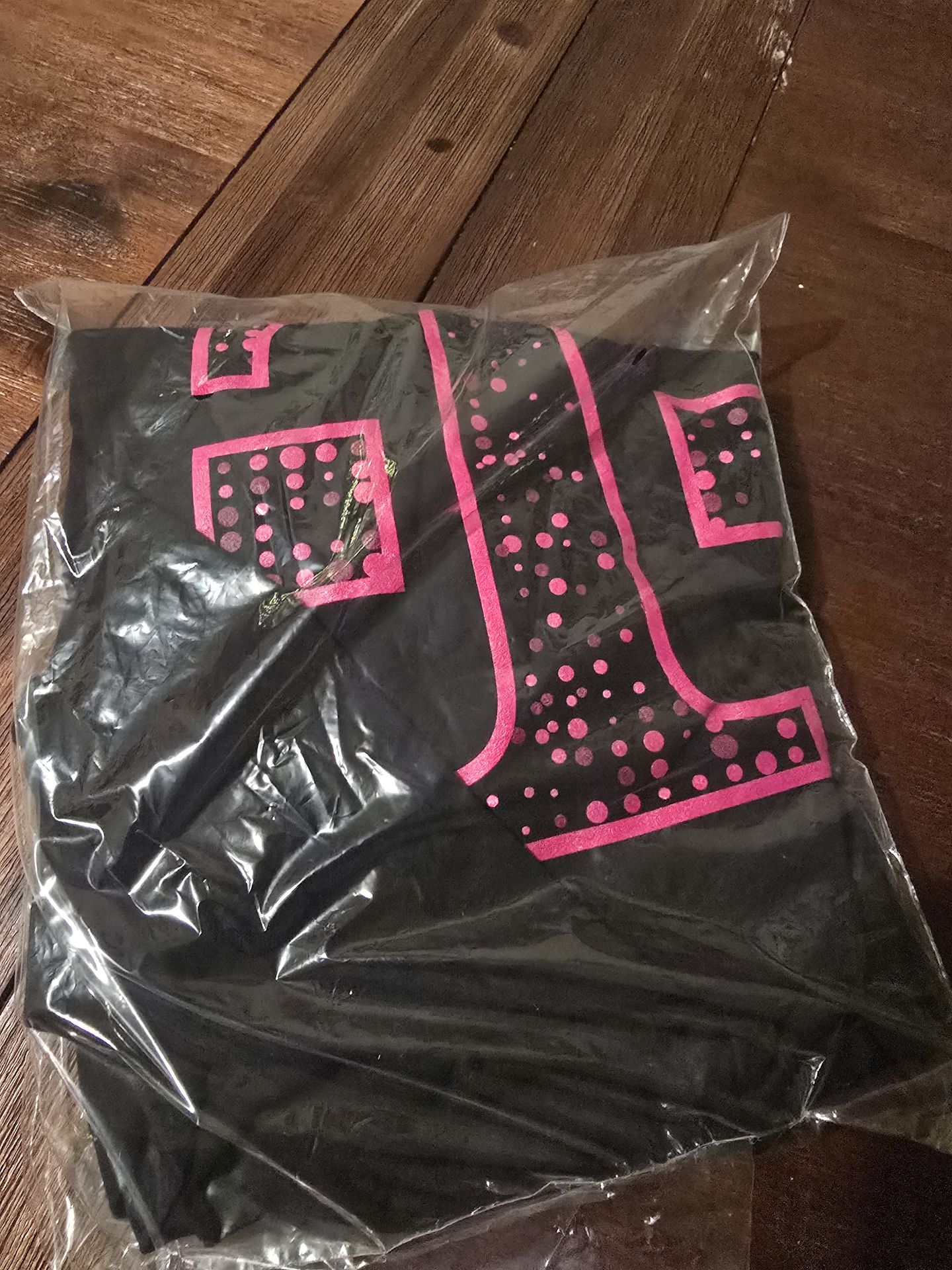 T-Mobile Uniform Mens Size Medium T-Shirt