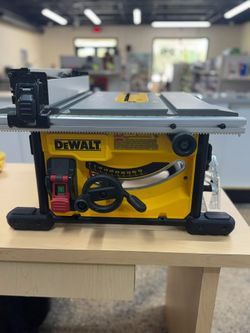DEWALT DWE7485 TABLE SAW 8-1/4” – 15 AMP (USED LIKE NEW)