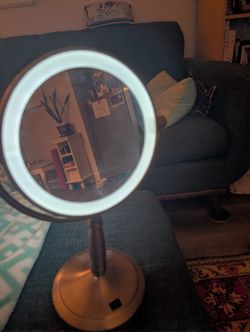 Mirror (Makeup)