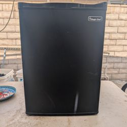 Magic Chef Black Mini Refrigerator 