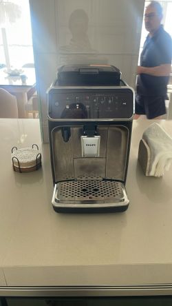 Philips 2300 Fully Automatic Espresso Machine with LatteGo Milk Frother