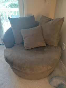 OVERSIZED 58" Round Swivel Round Chair GREAT CONDITION Velvet