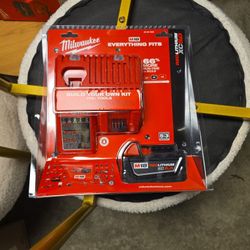 Milwaukee Battery 5 With Charger 