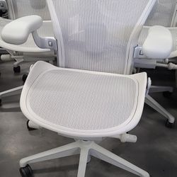 30-40% off New Aeron 2022-2023 (Mineral) Chair