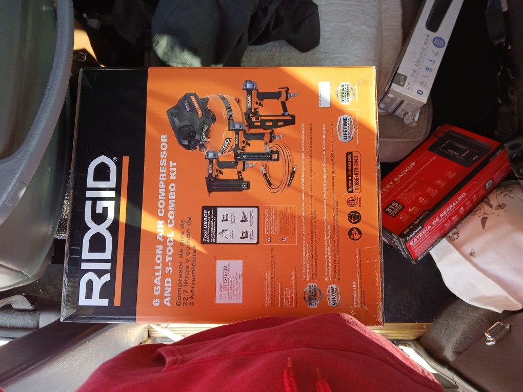 Rigid 6 Gal Air Compressor And 3 Tool Combo Kit