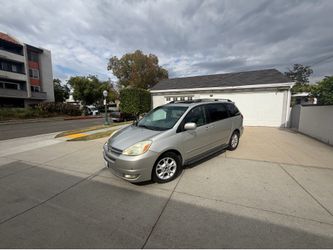2004 Toyota Sienna  XLE limited