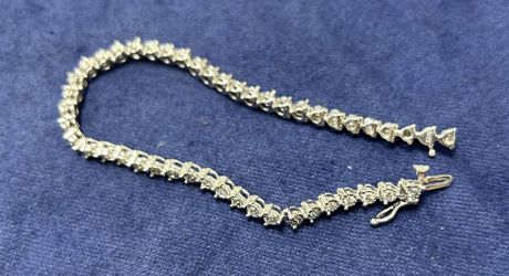 Stunning Unisex Tennis Bracelet 14k White Gold