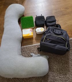 Medela Electric Breast Pump + Baby Essentials Bundle