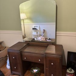 50s vanity with big mirror