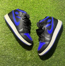Jordan 1 Mid Royal 