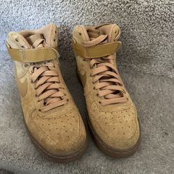 Nike Air Sueded Air Force One Kids Size 4