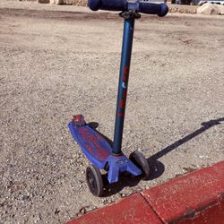 Micro maxi three wheel scooter